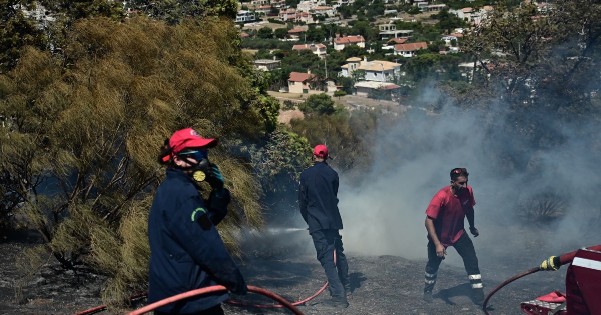 Οριοθετήθηκε η πυρκαγιά στο Ποικίλο Όρος