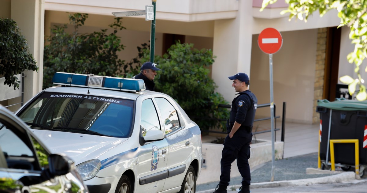 Απίστευτο: 33χρονος  χτύπησε την οικογένειά του επειδή έφεραν παπά στο σπίτι για ευχέλαιο