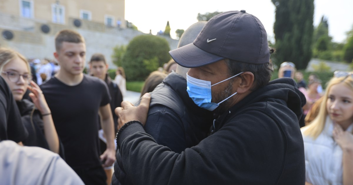 Καρφί Γεωργιάδη για Δένδια: Θα μπορούσα κι εγώ, όπως κάποιοι άλλοι, να βγαίνω και να το παίζω καλός