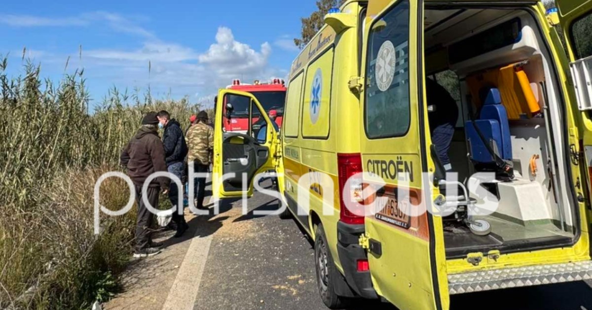Γλυφάδα: Ηλεκτρικό αυτοκίνητο καρφώθηκε σε τζαμαρία καταστήματος επίπλων [βίντεο]