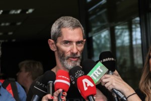 Ο δικηγόρος της οικογένειας Πλακιά κατηγορεί Λακαφώση και Κοκοτσάκη: Γνώριζαν από νωρίς ότι δεν υπάρχει παράνομο φορτίο