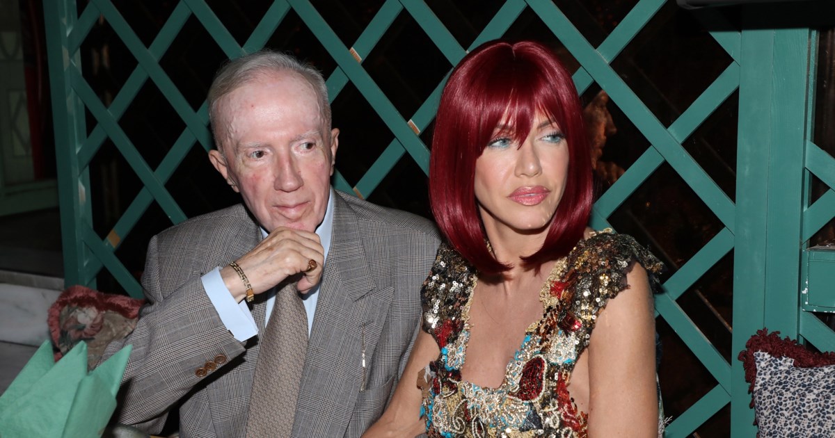 Πλεύρης: Έστειλε 201 τριαντάφυλλα στη Σιακαβάρα για την πρεμιέρα της - "Ζω έναν μεγάλο έρωτα" λέει η 49χρονη