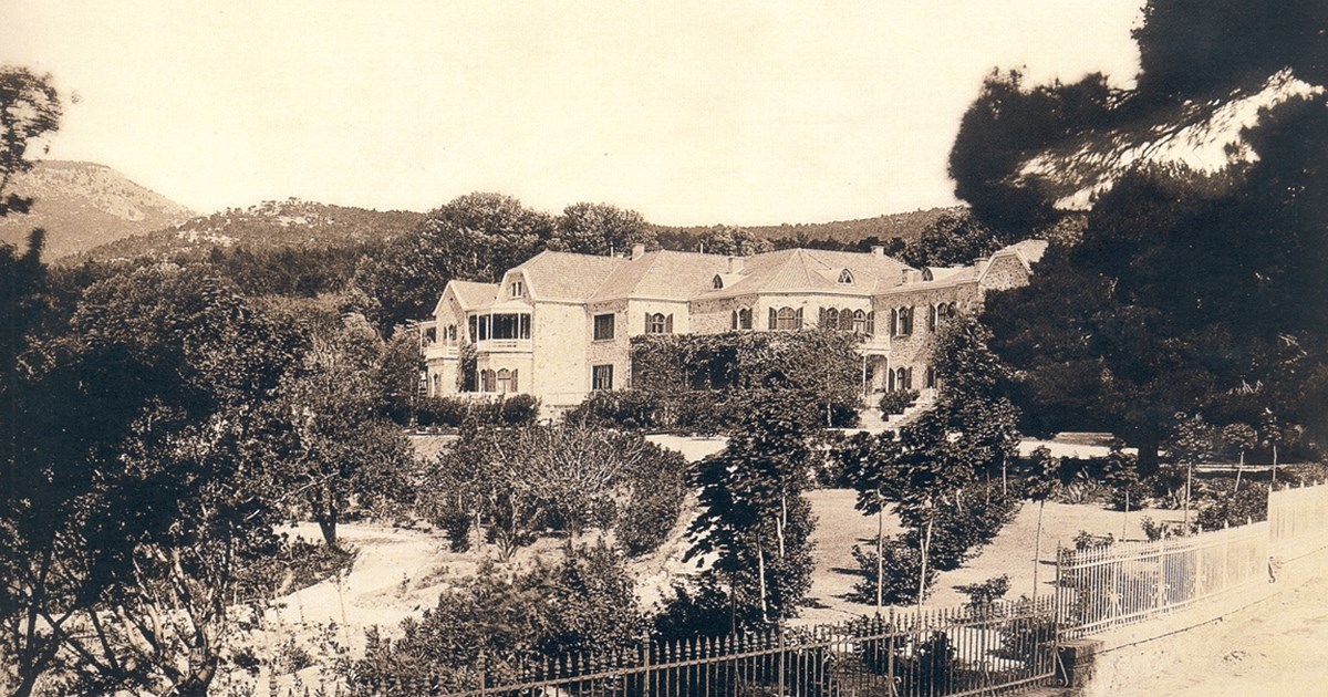 Τατόι: Το νυφικό της Φρειδερίκης και το ποδήλατο του Γεωργίου Α' στην έκθεση στο ανάκτορο του πρώην βασιλικού κτήματος - εικόνα 5