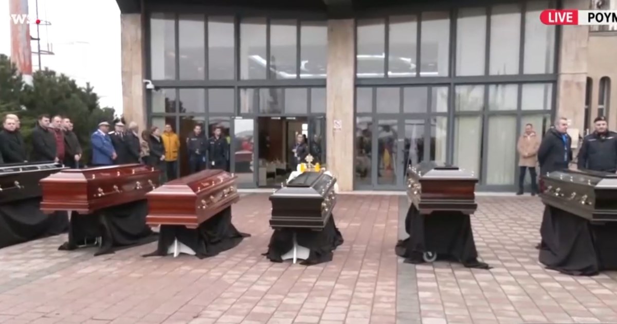 Εκλαψε μέχρι και ο Μητροπολίτης που έκανε το τρισάγιο στους νεκρούς οπαδούς του ΠΑΟΚ στην Τιμισοάρα [βίντεο] - εικόνα 3