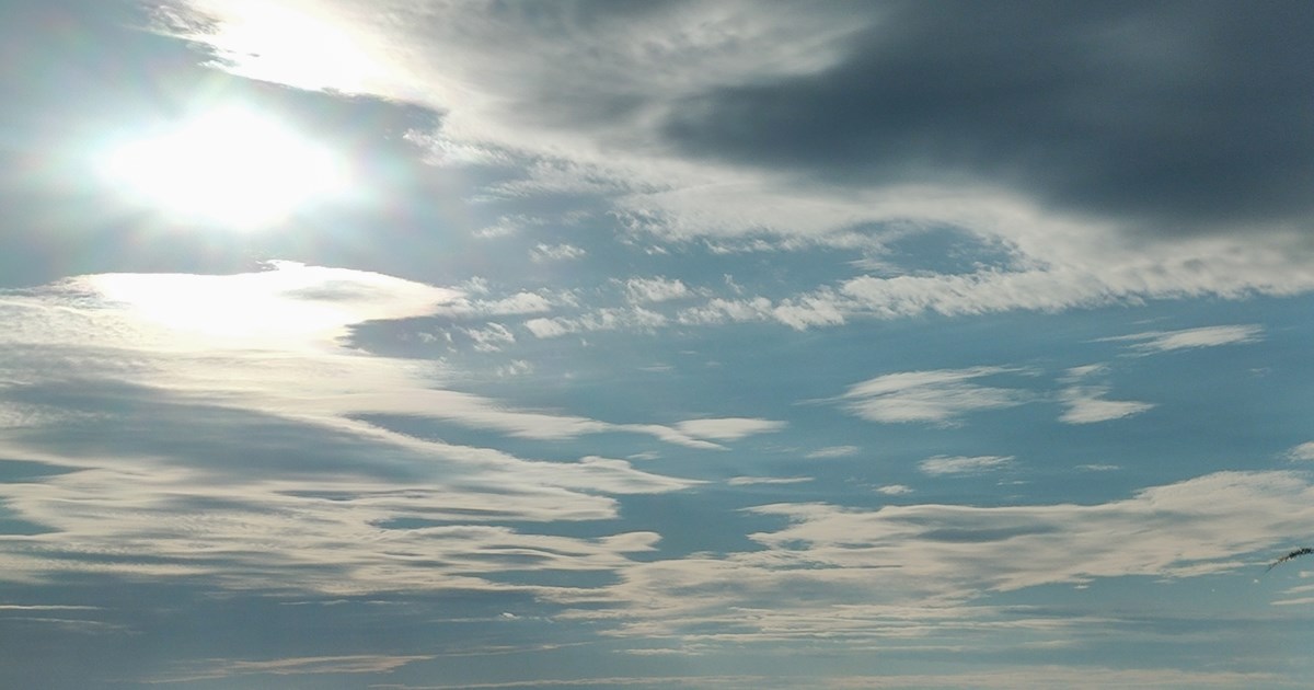 Καιρός Πρωτομαγιάς: Δεν θα είναι ανοιξιάτικο το τριήμερο - "Κοκτέιλ" βροχών, καταιγίδων, κρύου και βοριάδων - εικόνα 2