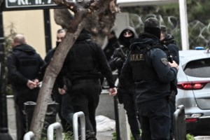 Το "πιστόλι" του Έντικ: Ποιος είναι ο 31χρονος "Ηλίας" που συνελήφθη στη Γερμανία - Εκρήξεις, εμπρησμοί και απαγωγές