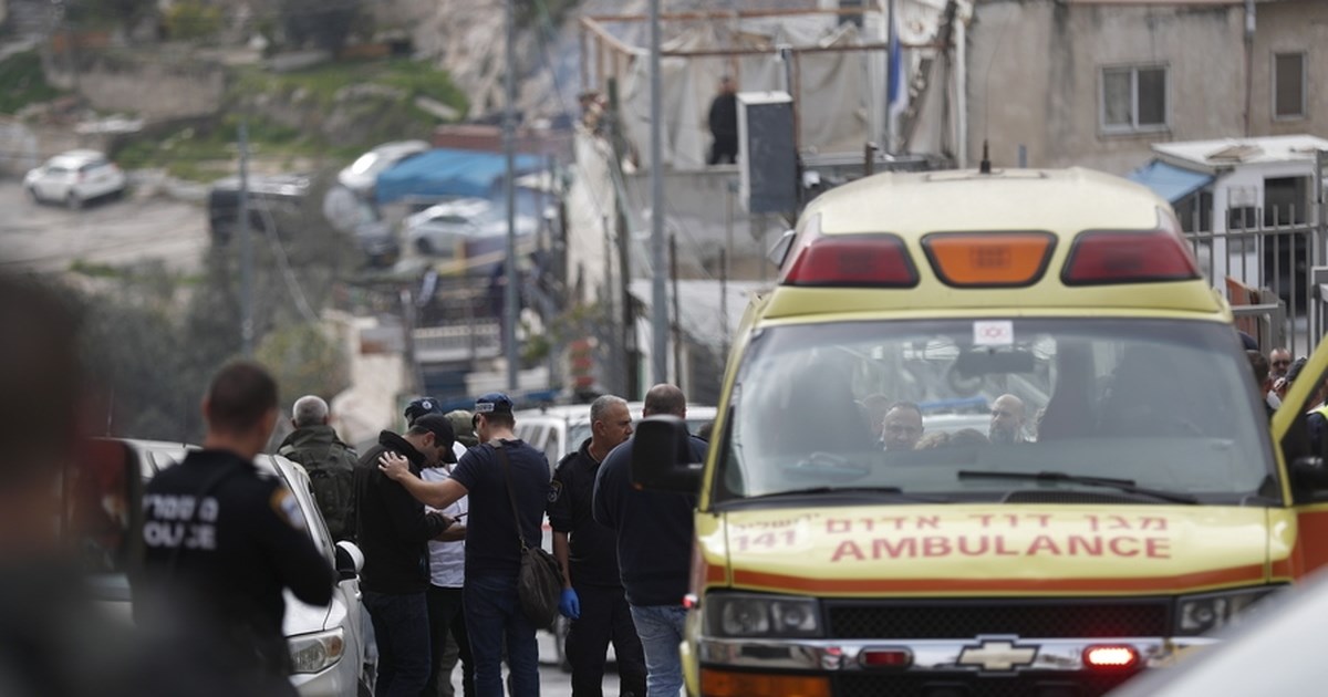 Τελ Αβίβ: Η στιγμή της επίθεσης του 19χρονου Παλαιστίνιου σε Ισραηλινούς και η εξολόθρευσή του από ένοπλο πολίτη [βίντεο]