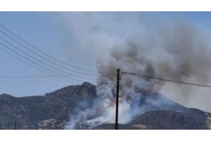 Φωτιά στον Άγιο Γεώργιο Τροιζινίας - Επιχειρούν δύο αεροπλάνα της Πυροσβεστικής