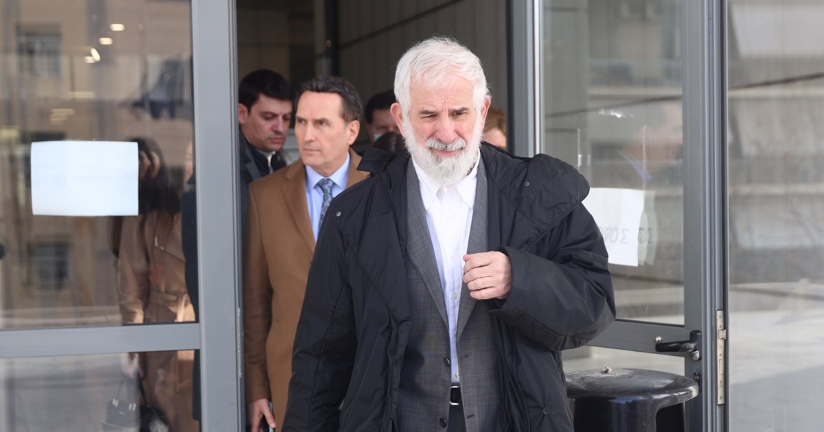 Δίκη Φιλιππίδη: Γιατί ξέσπασε σε κλάματα ο Μπιμπίλας ενώ κατέθετε - Το ευχαριστώ του βουλευτή και ηθοποιού [βίντεο] - εικόνα 3