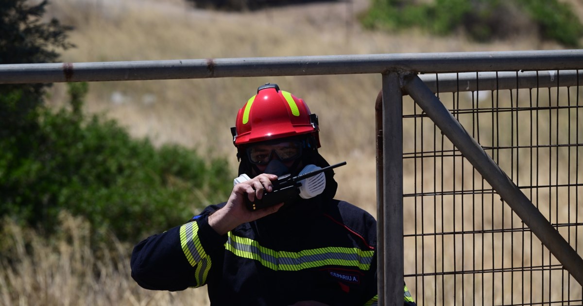 Τύρναβος: Φωτιά κοντά σε κατοικημένη περιοχή