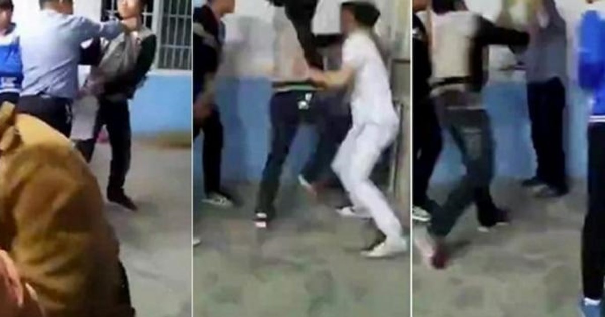 Ανεξέλεγκτη η ανήλικη εγκληματικότητα: Μαθητές συνελήφθησαν επ' αυτοφώρω για διακίνηση ναρκωτικών έξω από δημοτικό [βίντεο] - εικόνα 2