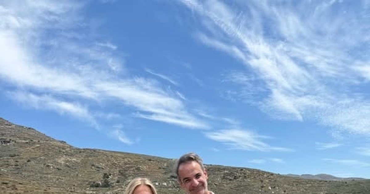 "Κάποια αυγά δεν σπάνε ποτέ": Με σοκολατένιο αυγό ...ΠΑΣΟΚ οι ευχές του Νίκου Ανδρουλάκη για το Πάσχα