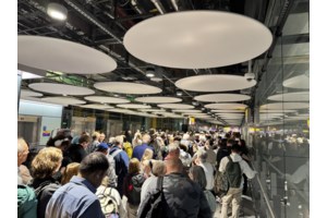 Συνεχίζεται το χάος στα αεροδρόμια της Βρετανίας: Πάνω από 2.000 ακυρώσεις πτήσεων - Ποια είναι η σοβαρή βλάβη - εικόνα 3