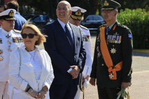 Επικοινωνία Δένδια με τον υπουργό Άμυνας των ΗΠΑ: Η εμβάθυνση των στρατηγικών αμυντικών σχέσεων στο επίκεντρο