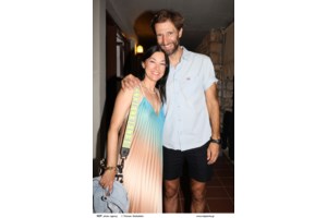 Βίντεο: Η Νάντια Γιαννακοπούλου τρώει πατσά στη Θεσσαλονίκη - Η guest εμφάνιση του Μάξιμου Μουμούρη