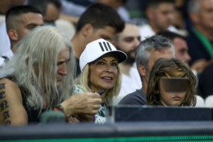 Βίσση - Καρβέλας: Μεγαλώνει το ρήγμα για το ρεπερτόριο, οι αριθμοί πίσω από τη συνεργασία τους - εικόνα 3