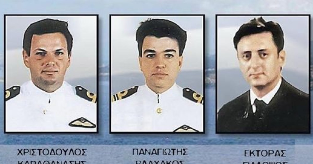 "Έχει κόκκινη σημαία και ανθρώπους σίγουρα": Η τελευταία συνομιλία του ελικοπτέρου με τη φρεγάτα πριν τη συντριβή στα Ίμια