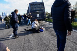 Τρακτέρ, σκηνές, ψησταριές και σόμπες - Οι αγρότες δηλώνουν αποφασισμένοι να παραμείνουν στα μπλόκα