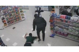 Μεσσηνία: Θρασύτατη απόπειρα κλοπής ΑΤΜ με αγροτικά οχήματα – Σοκαριστικό βίντεο-ντοκουμέντο από τη δράση τους