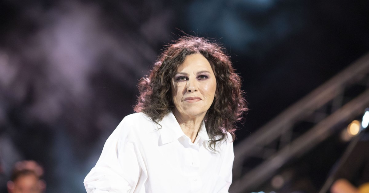 Ελευθερία Αρβανιτάκη: Βραδινή έξοδος στο Ηρώδειο μετά την ακύρωση των συναυλιών για λόγους υγείας [εικόνες] - εικόνα 3