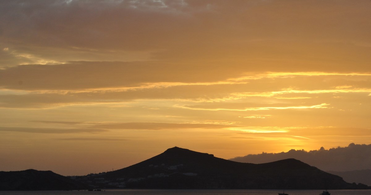 Εντυπωσιακό βίντεο: Η τιτάνια προσπάθεια πιλότου να προσγειώσει αεροπλάνο στη Νάξο με θυελλώδεις ανέμους