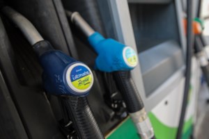 Ακρίβεια: Νέο μπρα ντε φερ ΥΠΑΝ, βιομηχανίας και σούπερ μάρκετ - Τα "χρυσά" προϊόντα και τα σενάρια για το πλαφόν