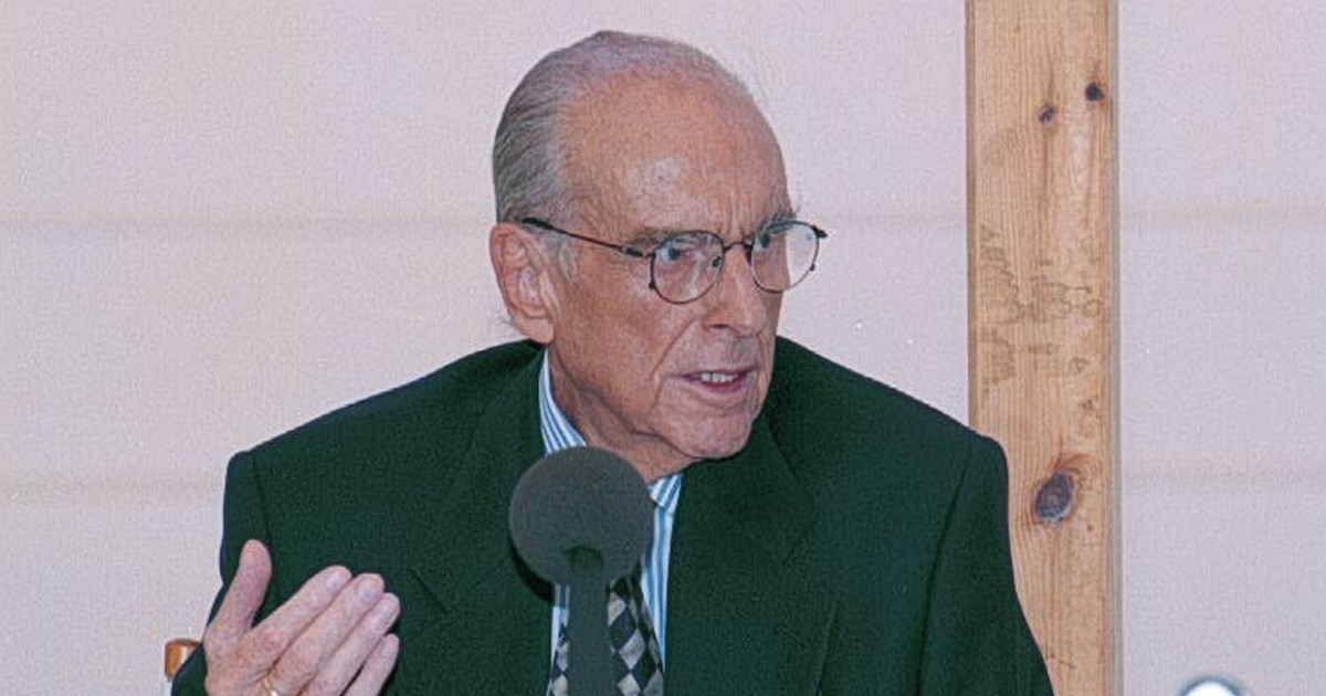 Ανδρέας Παπανδρέου: Σπάνε τα... ρεκόρ σε δημοπρασία τα εμβληματικά γυαλιά του ιστορικού ηγέτη του ΠΑΣΟΚ [εικόνες]