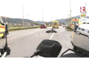 Φορτηγό ανετράπη σε παράδρομο της Ιόνιας Οδού στην Άρτα - Νεκρός ο οδηγός που εγκλωβίστηκε στο όχημα