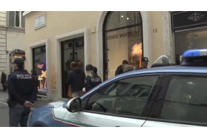 Κακοκαιρία στην Ιταλία: Εντοπίστηκε σορός 32χρονου που είχε παρασυρθεί από ορμητικά νερά