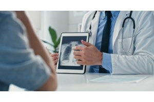 Έρχεται κυβερνητική παρέμβαση για τις μεγάλες αυξήσεις στα ασφάλιστρα υγείας