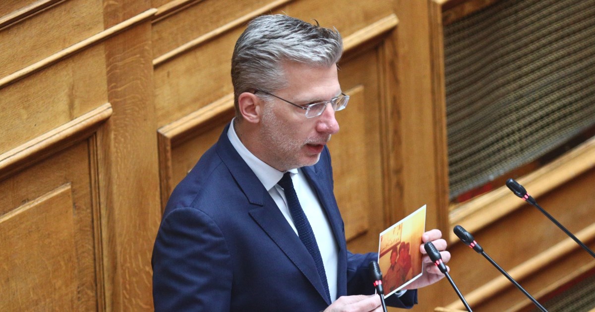 Η Κεραμέως ξεκινά διάλογο με τους κοινωνικούς εταίρους για τον κατώτατο μισθό - Πώς θα καθορίζεται