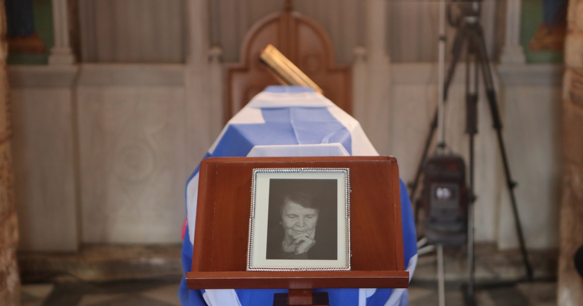 Ελένη Γλύκατζη - Αρβελέρ: Συγκινημένη στην κηδεία η κόρη της, Μαρί Ελέν - εικόνα 11