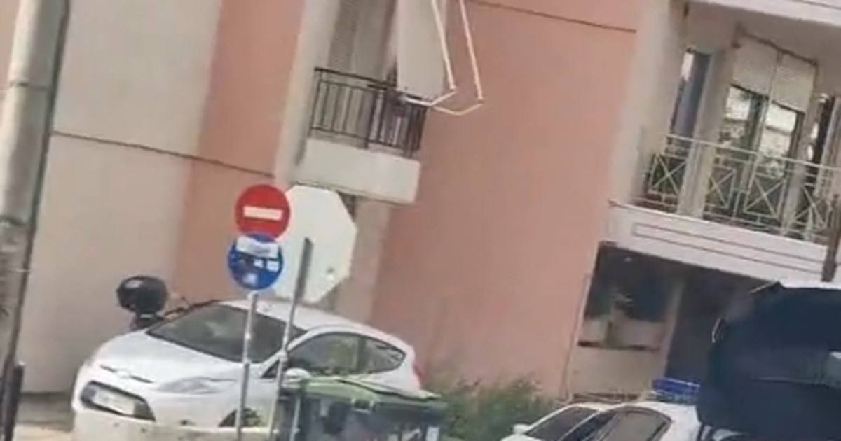 Ταυτοποιήθηκε ο αστυνομικός που μετέφερε ψυγείο με το περιπολικό - Τέθηκε σε διαθεσιμότητα