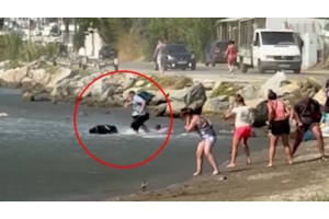 Σκιάθος: Τουρίστρια τραυματίστηκε σοβαρά από το ρεύμα αεροπλάνου - Mε κρανιοεγκεφαλικές κακώσεις στον Βόλο - εικόνα 2