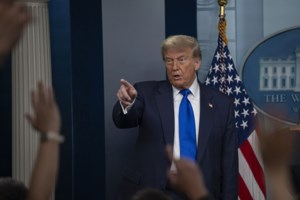 Τραμπ: Απειλεί το Χάρβαρντ με διακοπή της ομοσπονδιακής χρηματοδότησης