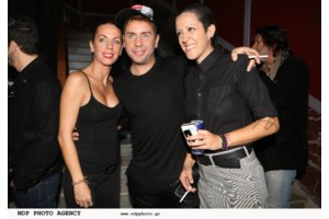 Γιώργος Μαζωνάκης: Έτσι εντοπίστηκε ο κοριός στο σπίτι του τραγουδιστή - Είχε τοποθετηθεί στο πόδι του καναπέ του