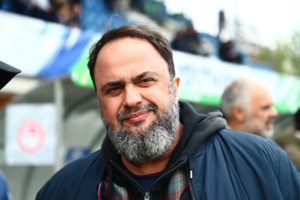 Αποθεώθηκαν οι Πρωταθλητές Ευρώπης στο αεροδρόμιο - Τους περίμεναν ενθουσιασμένοι οπαδοί του Ολυμπιακού - εικόνα 2