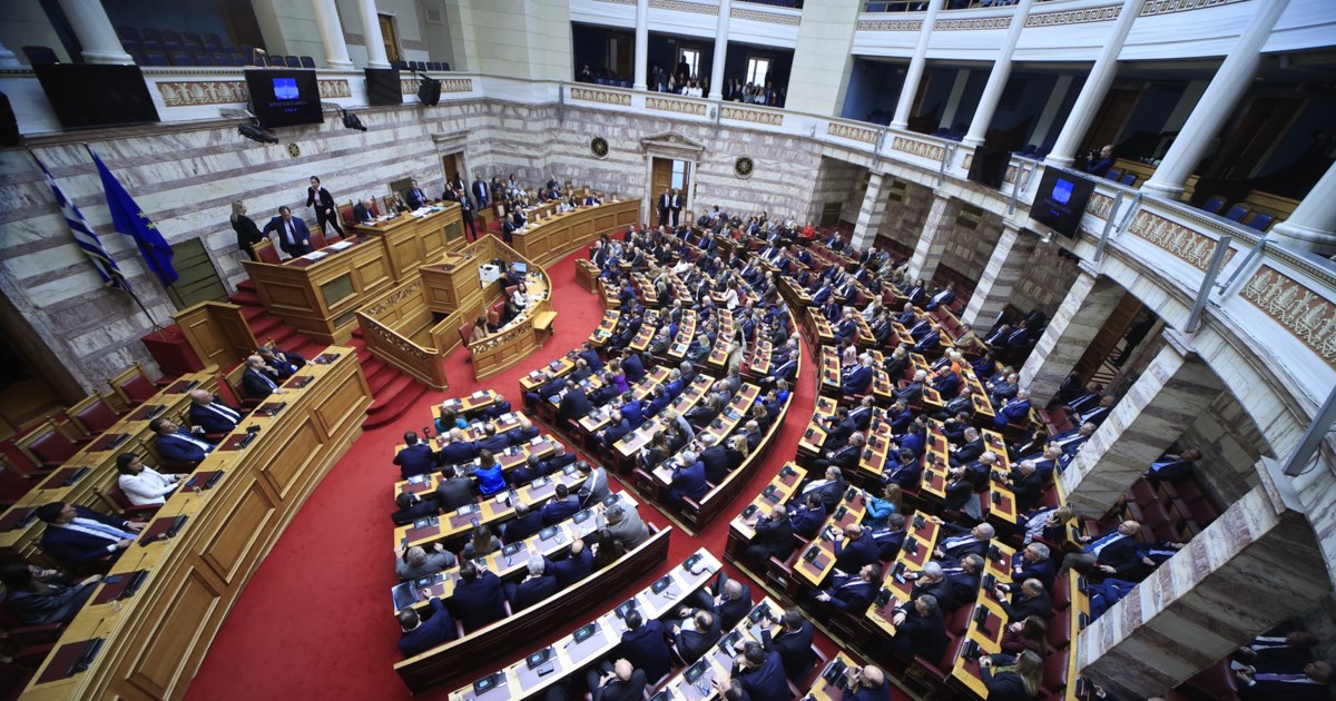 Φάμελλος για Τέμπη: Ωρα για κοινή πρόταση μομφής από τα προοδευτικά κόμματα - Ενορχηστρωτής της συγκάλυψης ο Μητσοτάκης