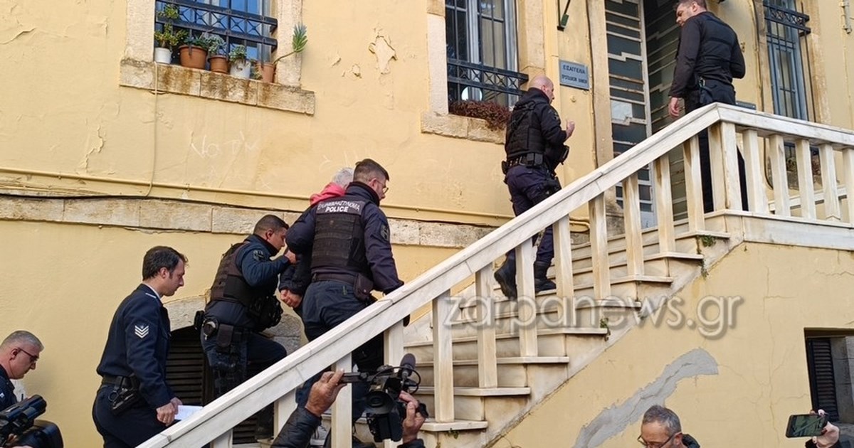 Χανιά: Προφυλακιστέος ο 45χρονος για το μοιραίο τροχαίο - Με μαύρα ο πατέρας και ο δίδυμος αδερφός του 22χρονου [εικόνες] - εικόνα 7