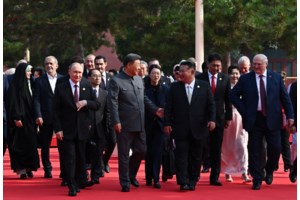 Κίνα: Ο πρόεδρος Σι Τζινπίνγκ συναντήθηκε με τον ηγέτη της Βόρειας Κορέας Κιμ Γιονγκ Ουν - εικόνα 4