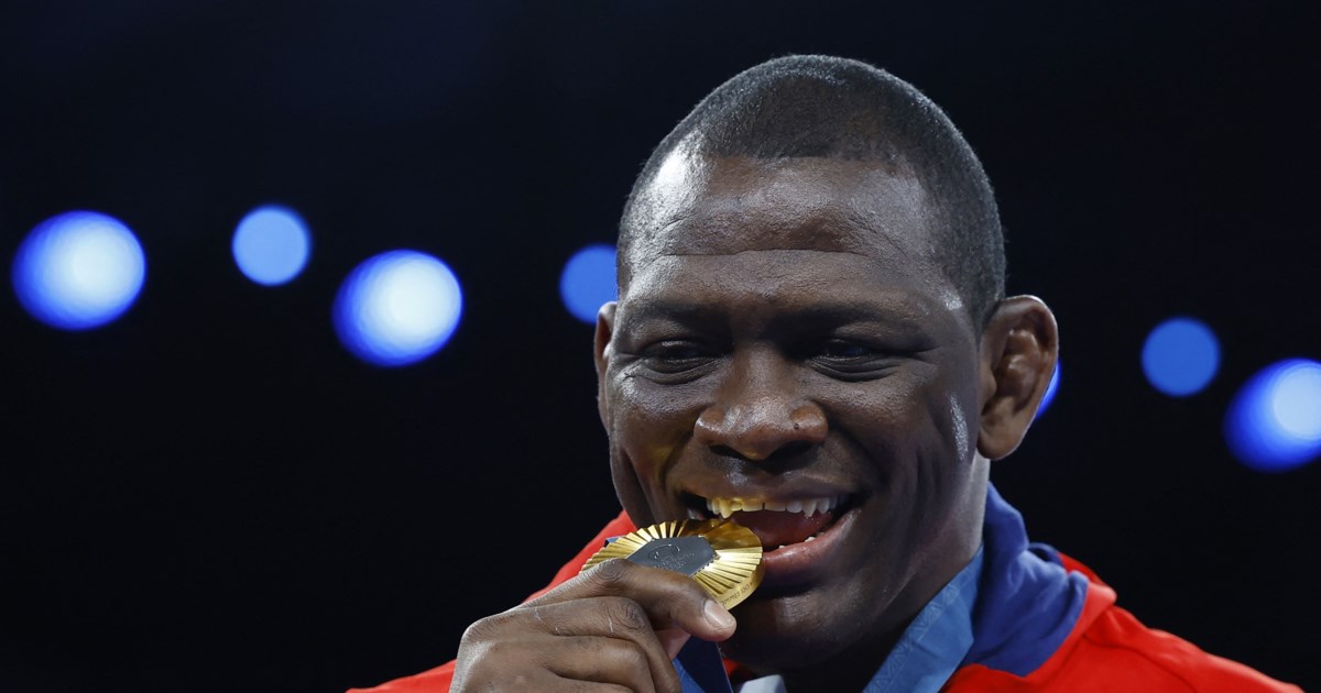 Ολυμπιακοί Αγώνες 2024: Αγκαλιά με το μετάλλιο κοιμήθηκε ο Καραλής - "Καλημέρα μωρό μου"