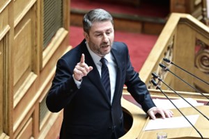 Ανδρουλάκης: Ζητά συνεδρίαση της Βουλής για την αναγνώριση του Παλαιστινιακού κράτους