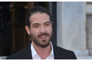 Πένθος για τον Κώστα Σόμμερ: Εφυγε από τη ζωή η αγαπημένη του μητέρα