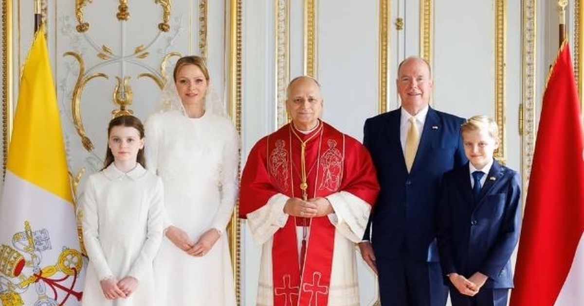 Πριγκίπισσες Σαρλίν και Γκαπριέλα: Ντυμένες στα λευκά στη συνάντηση με τον πάπα Λέοντα ΙΔ΄ στο Μονακό