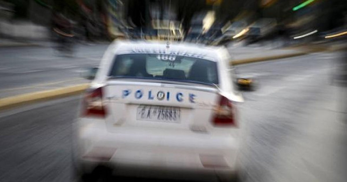 Ξυλοδαρμός 43χρονης στην Πάτρα: Έρευνα για τους αστυνομικούς που συνόδευαν από... μακριά τον 49χρονο στα δικαστήρια [βίντεο] - εικόνα 4