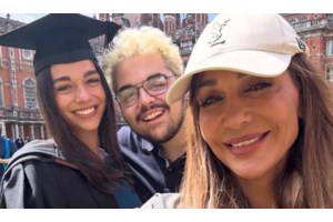 Δέσποινα Βανδή: Η σπάνια selfie με τον 19χρονο γιο της, Γιώργο Νικολαΐδη - Οικογενειακές στιγμές - εικόνα 6