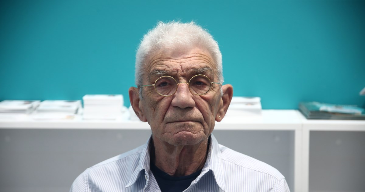 Γιάννης Μπουτάρης: Διαμαρτυρίες για να μην τοποθετηθεί άγαλμά του στη Θεσσαλονίκη - Η αντίδραση της οικογένειάς του