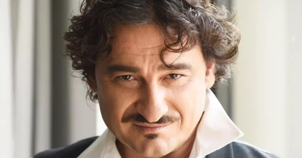 Βασίλης Χαραλαμπόπουλος: Γιορτάζει 10 χρόνια γάμου - Η συγκινητική ανάρτηση για την επέτειο με τη Λίνα Πρίτζου [βίντεο]