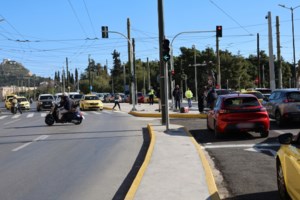 Χάος στην Αθηνών - Κορίνθου: Καραμπόλα πέντε φορτηγών στο ύψος του Ασπρόπυργου - Ουρά χιλιομέτρων