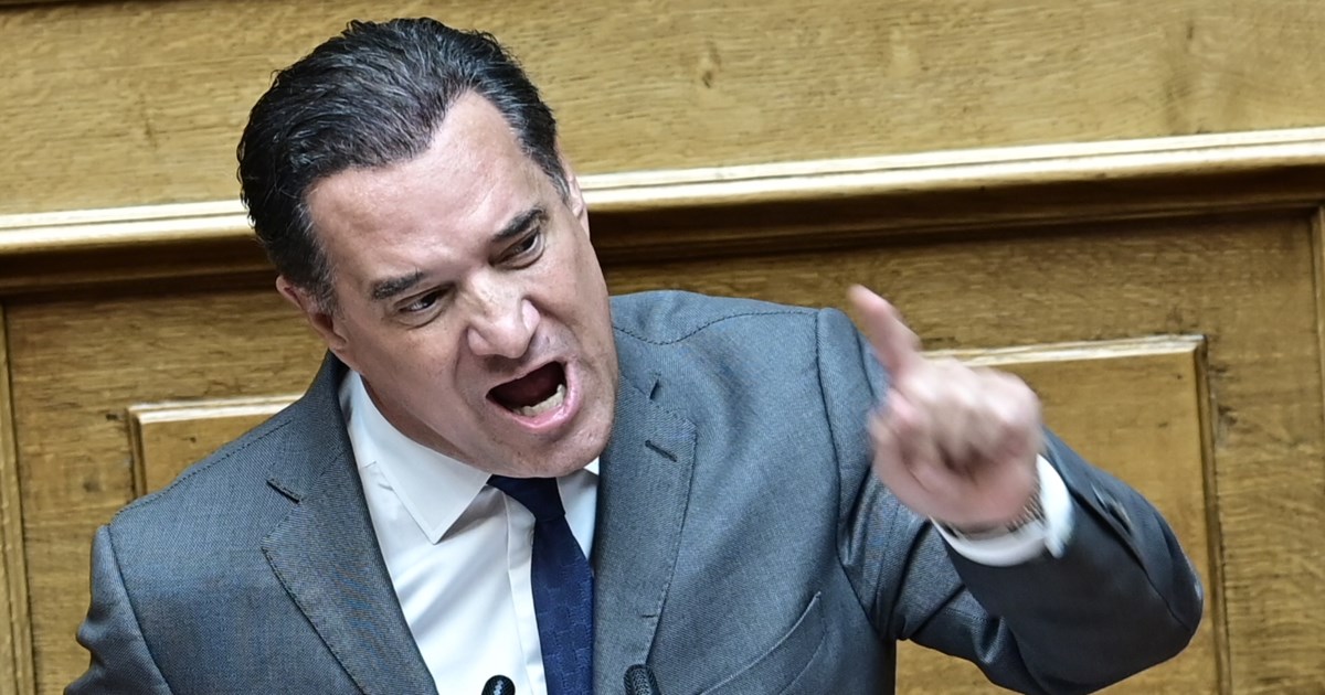 Και η Νίνα Κασιμάτη κατά Πάρι Ρούπου: Ήρθε να υποδυθεί τον "αντιφασίστα" με ρυπαρολογίες σε βάρος της ελληνικής σημαίας